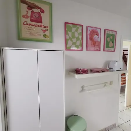 Izzy's Rainbow House Casa de Férias De Haan