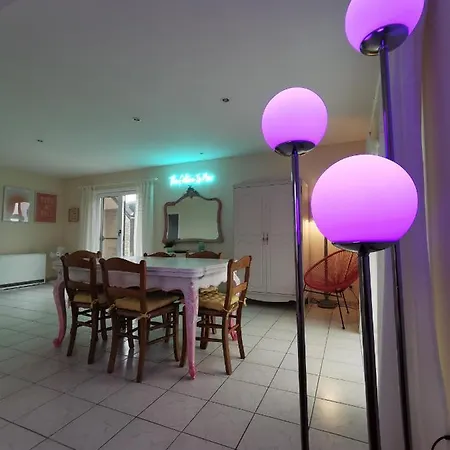 Casa de Férias Izzy's Rainbow House