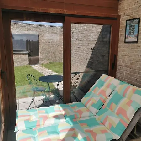 Izzy's Rainbow House De Haan