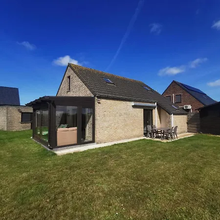 Izzy's Rainbow House * De Haan