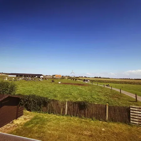 Casa de Férias Izzy's Rainbow House De Haan