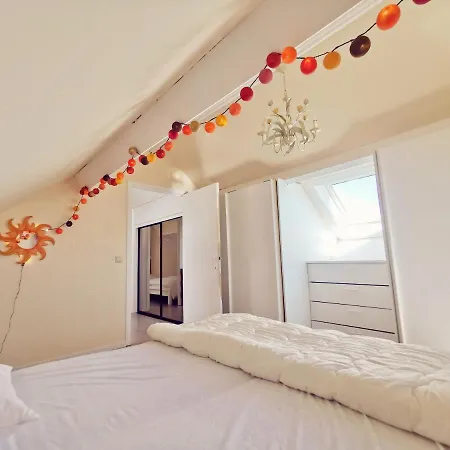 Izzy's Rainbow House * Le Coq