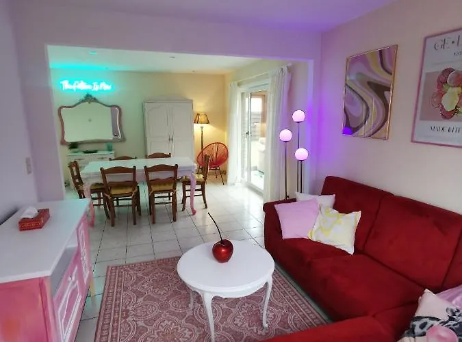 Izzy's Rainbow House De Haan