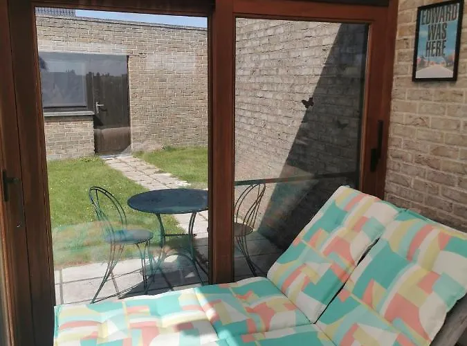 Izzy's Rainbow House De Haan